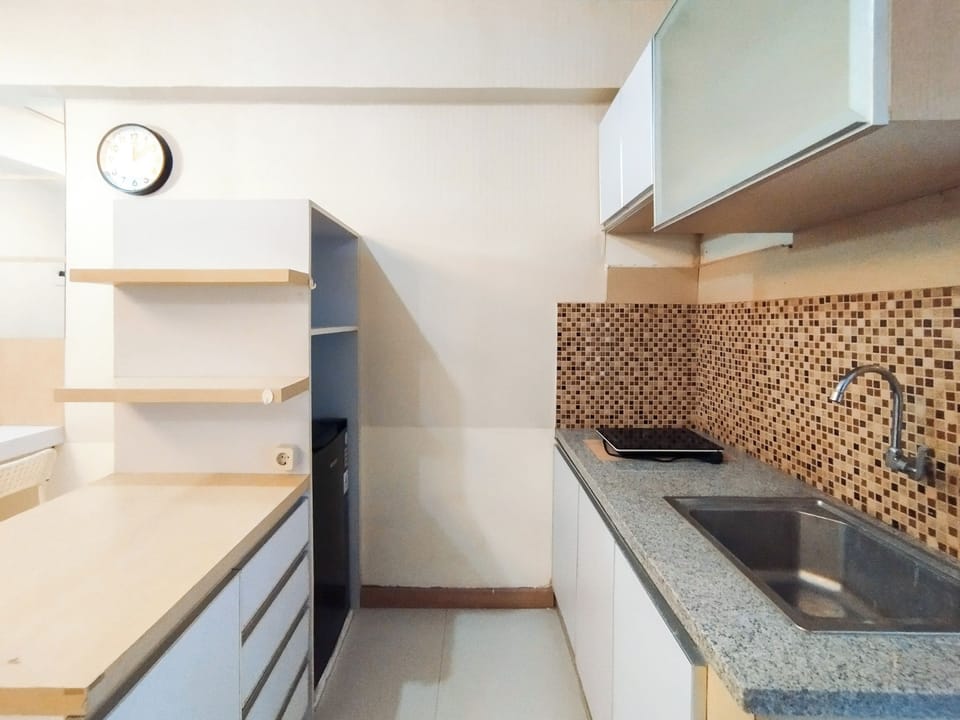 Apartment | Private kitchen | Fridge, stovetop, rice cooker