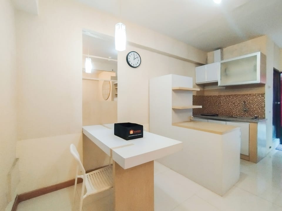 Apartment | Private kitchen | Fridge, stovetop, rice cooker