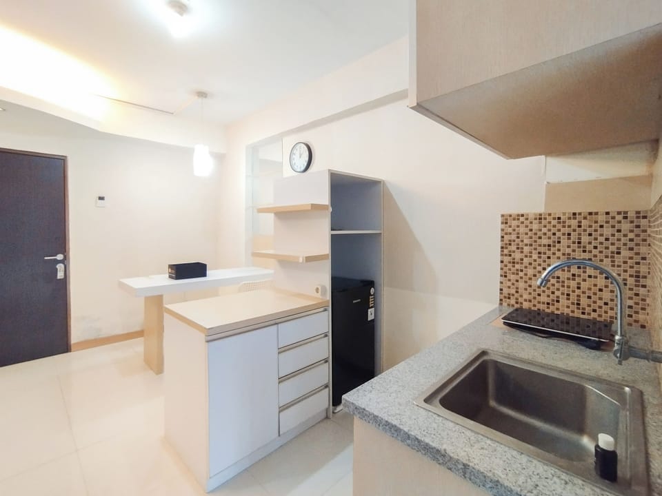 Apartment | Private kitchen | Fridge, stovetop, rice cooker