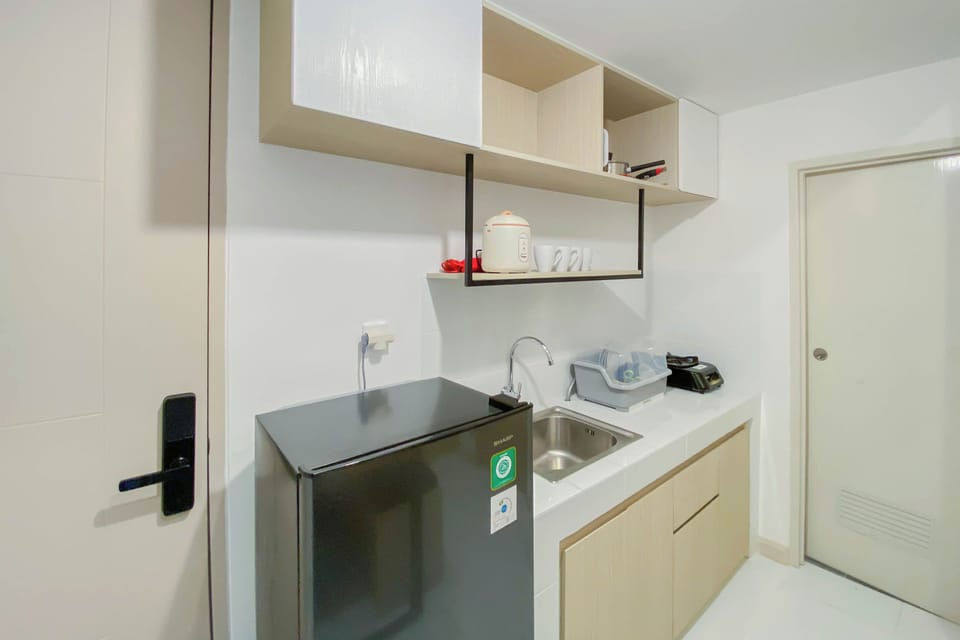 Fridge, stovetop, rice cooker