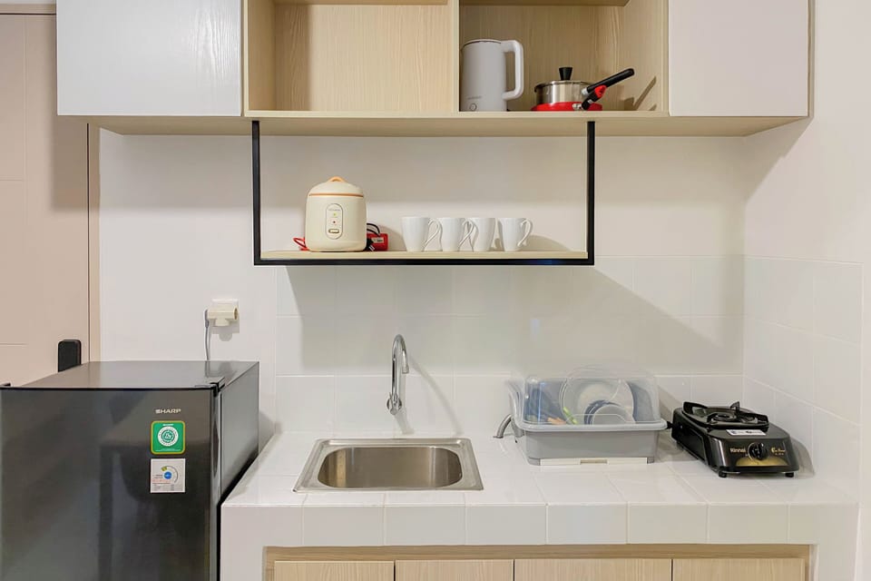 Apartment | Private kitchen | Fridge, stovetop, rice cooker