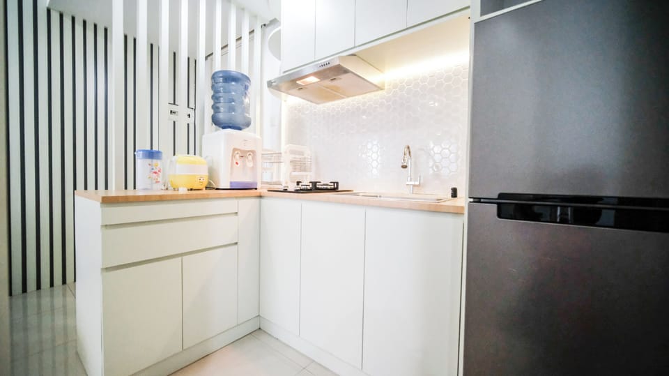 Apartment | Private kitchen | Fridge, stovetop, rice cooker