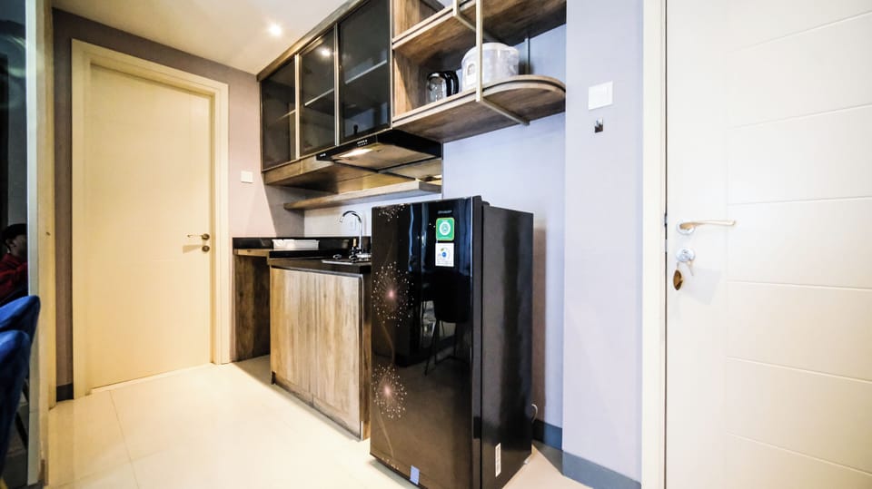 Apartment | Private kitchen | Fridge, stovetop, rice cooker