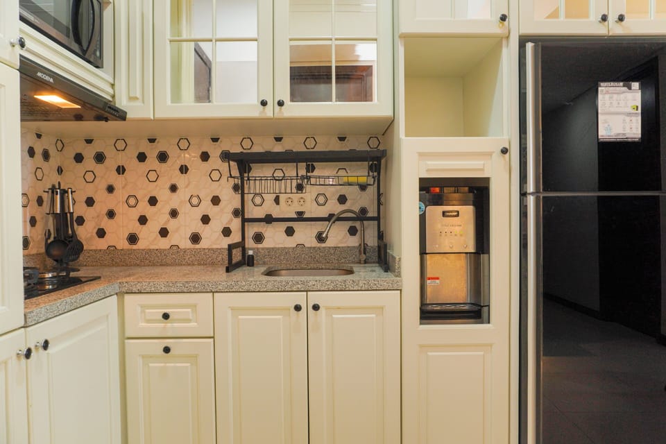 Apartment | Private kitchen | Fridge, stovetop, rice cooker