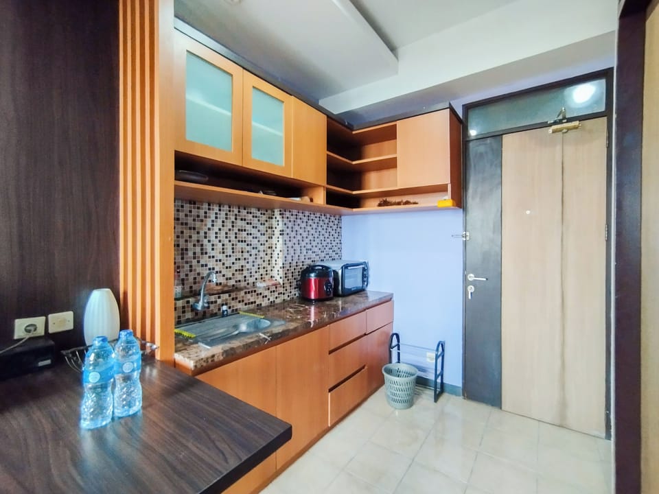 Apartment | Private kitchen | Fridge, stovetop, rice cooker