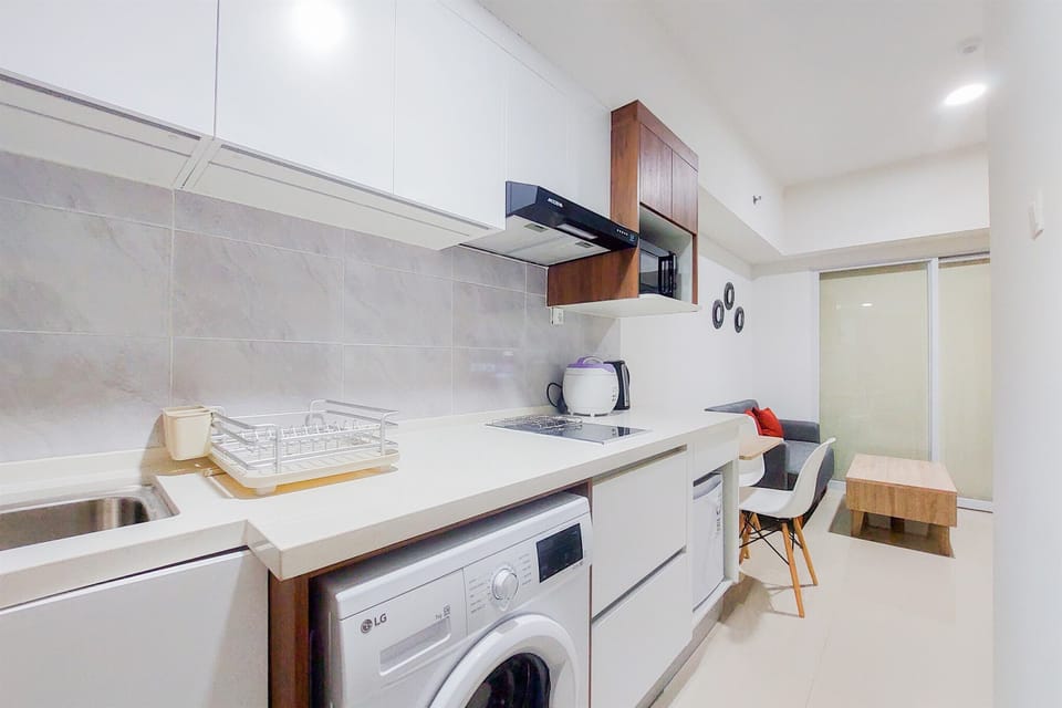 Apartment | Private kitchen | Mini-fridge, stovetop, rice cooker