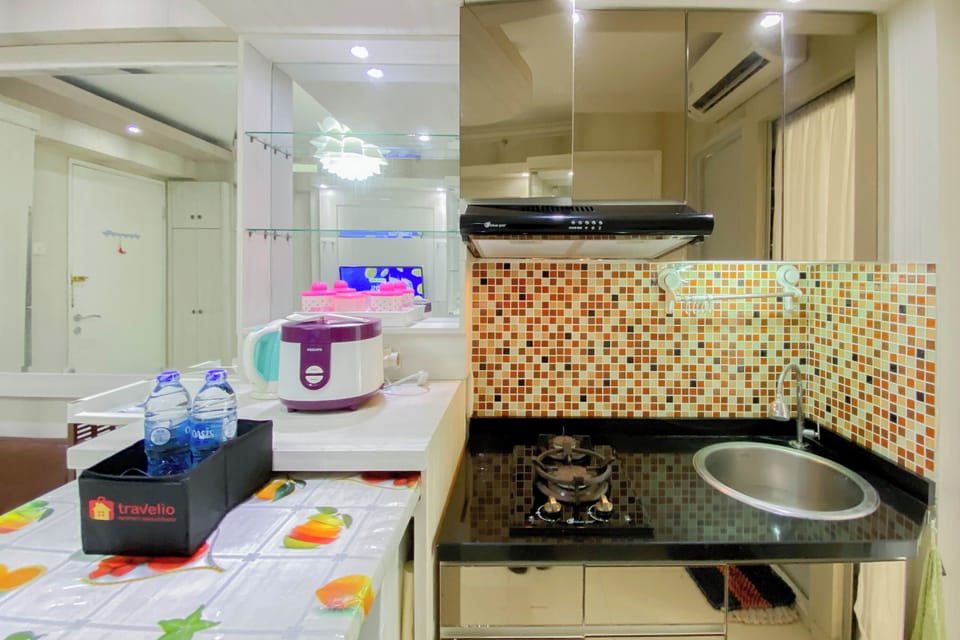 Apartment | Private kitchen | Fridge, stovetop, rice cooker