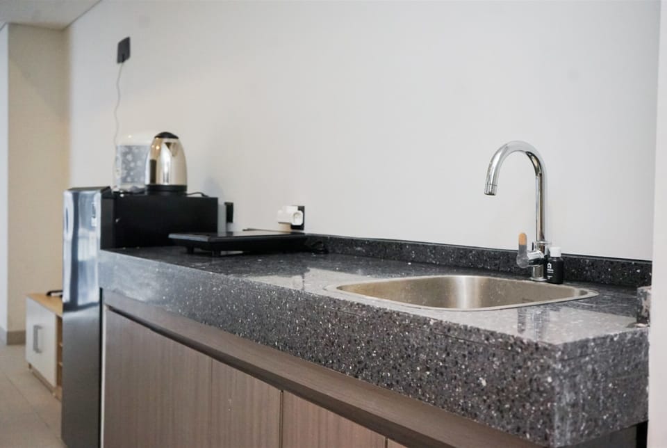 Studio | Private kitchen | Fridge, stovetop, rice cooker