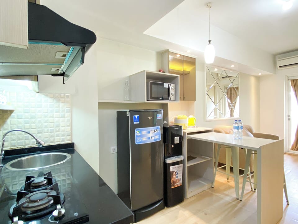 Apartment | Private kitchen | Fridge, stovetop, rice cooker