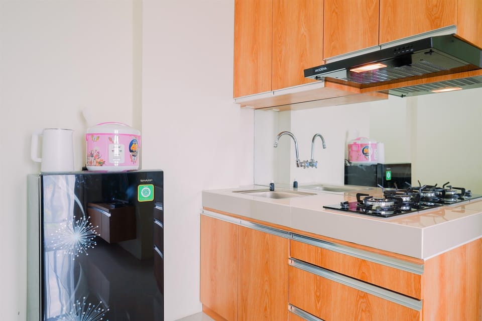 Apartment | Private kitchen | Full-size fridge, stovetop, electric kettle