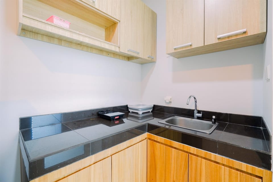 Apartment | Private kitchen | Full-size fridge, stovetop, electric kettle