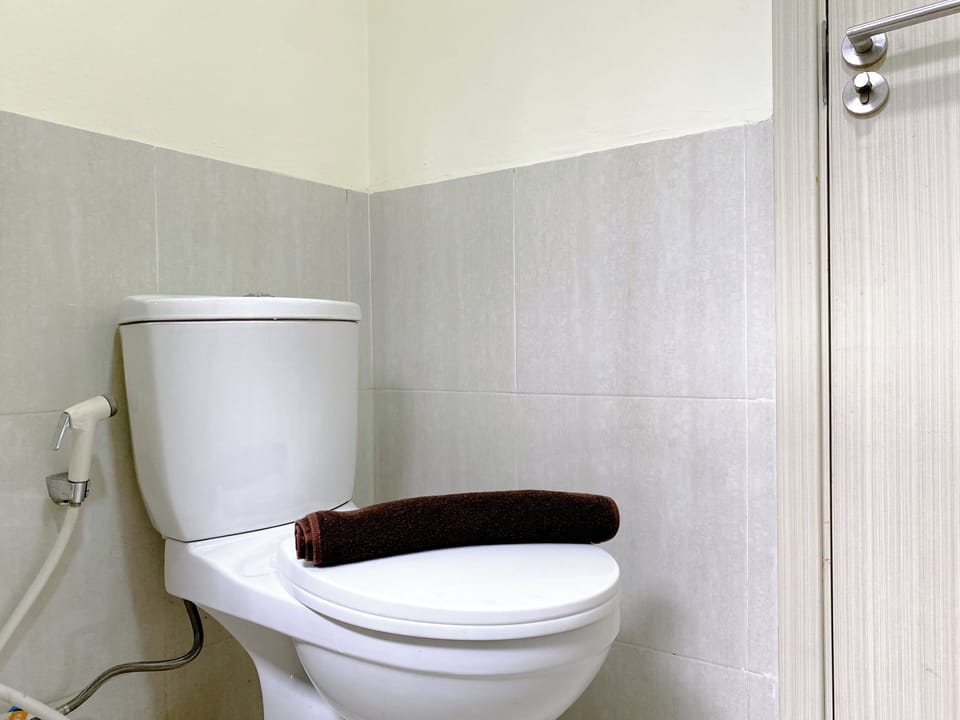 Comfort 2Br With Work Space At Meikarta Apartment Apartment in West Java