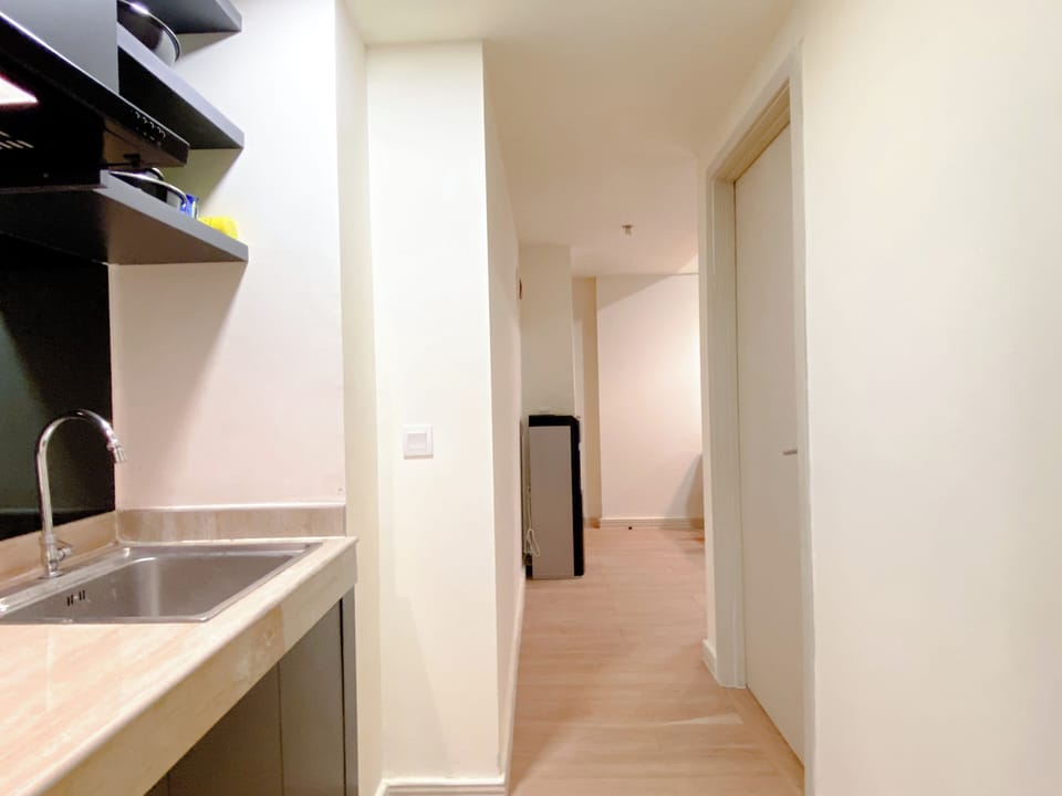Apartment | Private kitchen | Full-size fridge, stovetop, electric kettle