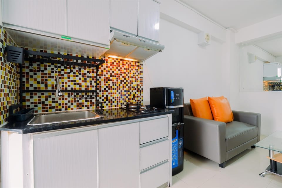 Apartment | Private kitchen | Full-size fridge, stovetop