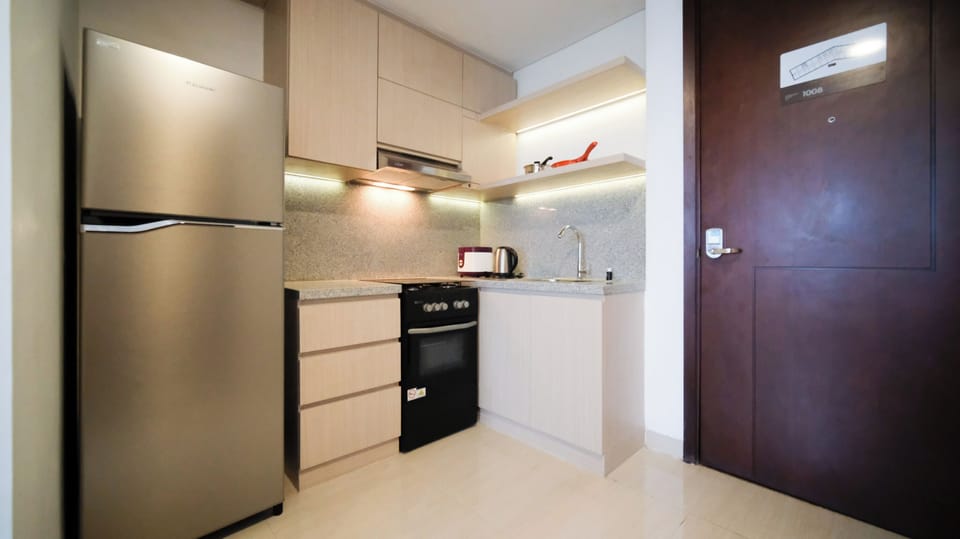 Studio | Private kitchen | Full-size fridge, stovetop, electric kettle