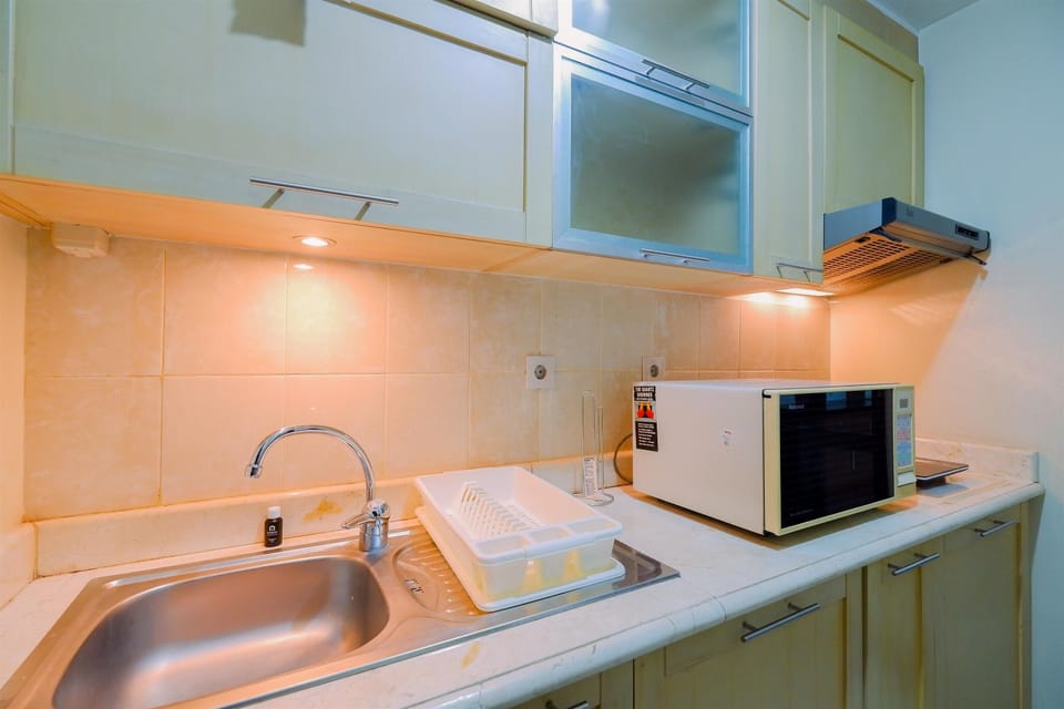 Apartment | Private kitchen | Full-size fridge, stovetop