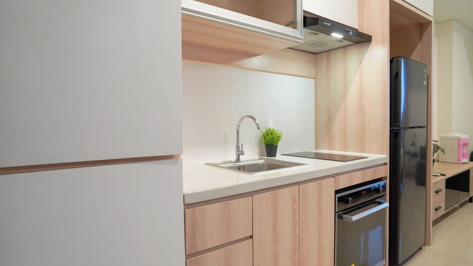 Studio | Private kitchen | Full-size fridge, stovetop, electric kettle