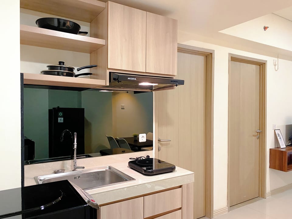 Apartment | Private kitchen | Full-size fridge, stovetop