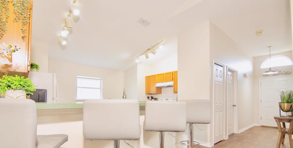 17413SILVERCREEK-KITCHEN1