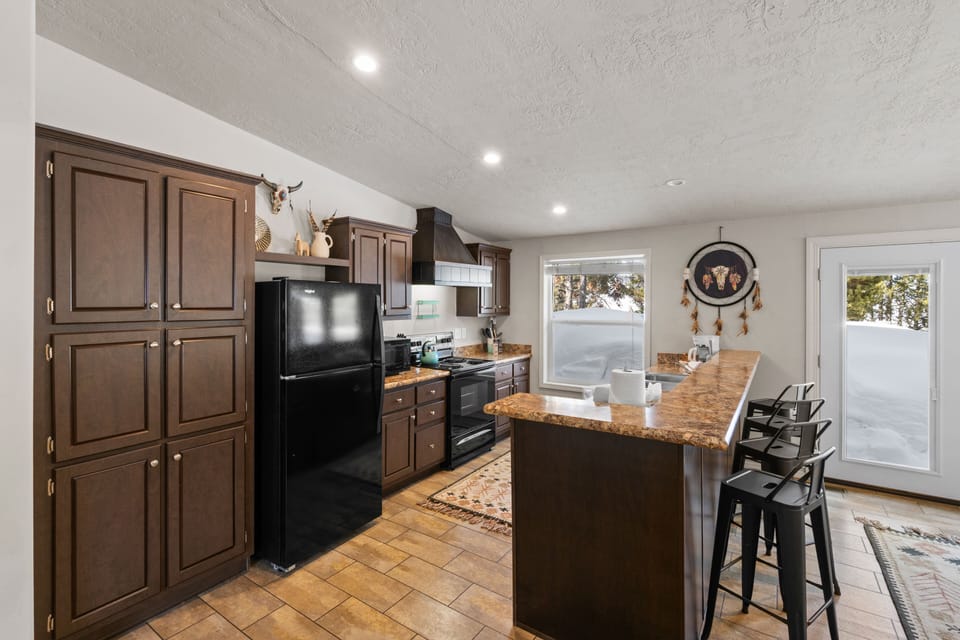 House | Private kitchen | Full-size fridge, microwave, oven, stovetop