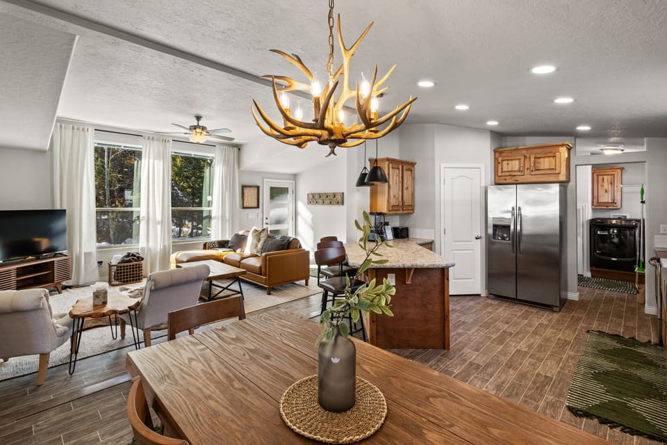 House | Private kitchen | Full-size fridge, microwave, oven, stovetop