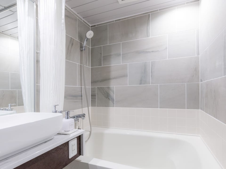 Hollywood Twin Room, Non Smoking | Free WiFi