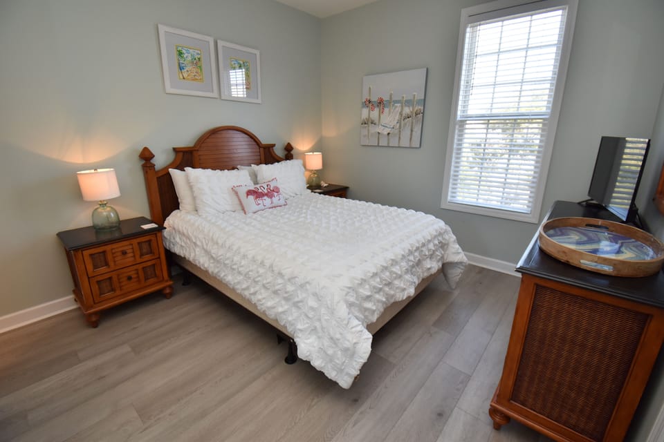 Bedroom 3 - 1 Queen