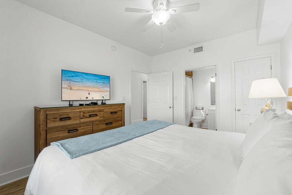 Guest bedroom