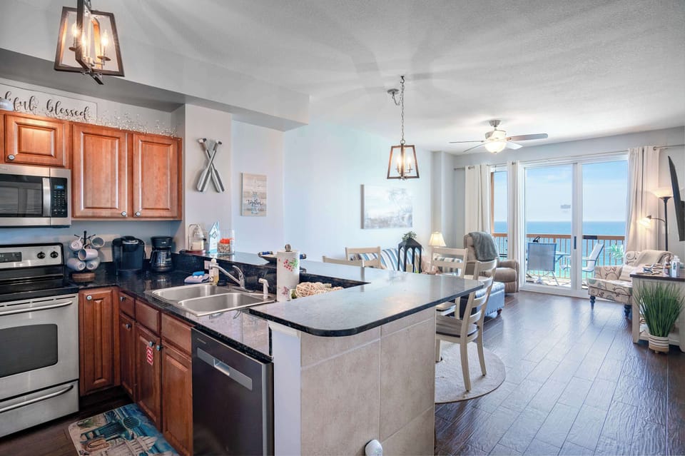 Condo, Multiple Beds, Balcony, Ocean View (Sunrise Sands) | Private kitchen | Fridge, microwave, oven, stovetop