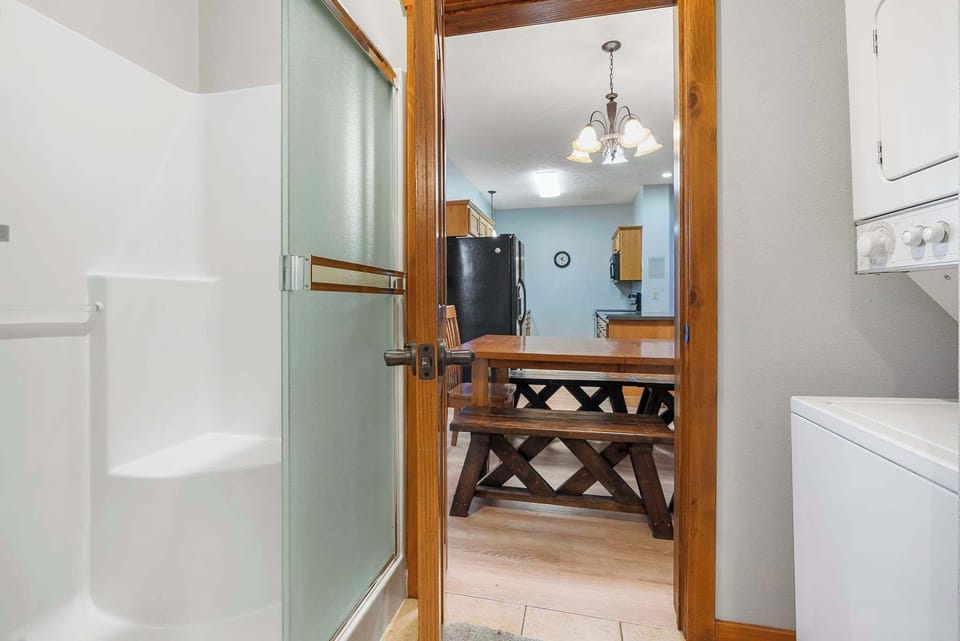 Cabin, Multiple Beds, Patio, Mountain View (Kemper's Duet Cabins) | Interior