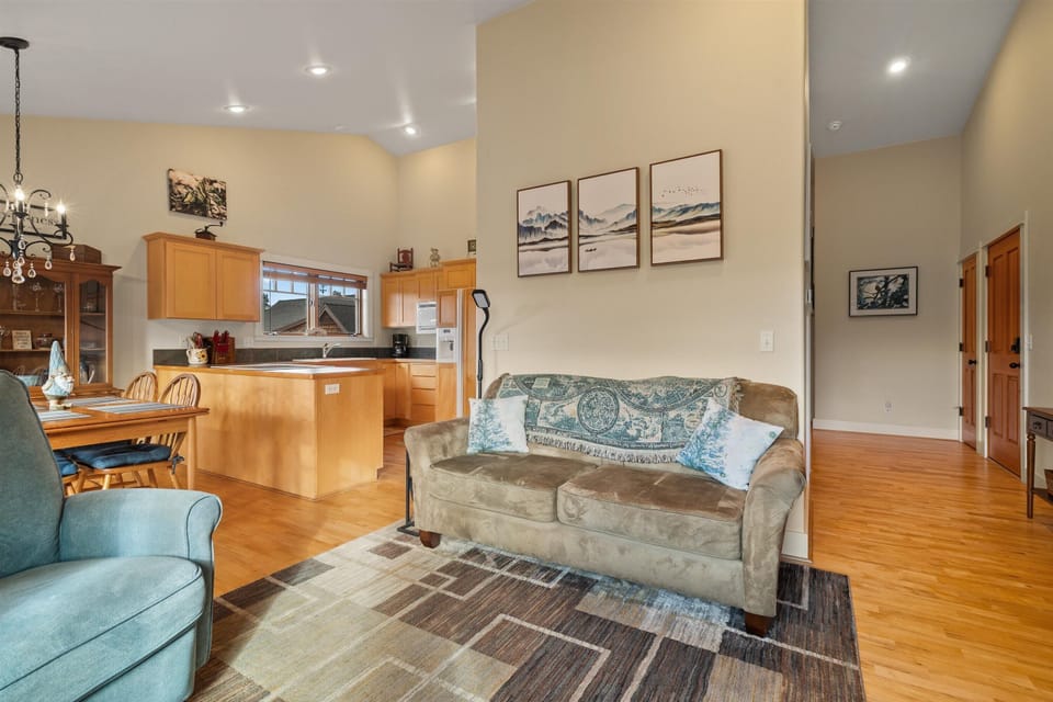 Condo, Multiple Beds, Balcony, Garden View (The Three Sisters) | Living area | 42-inch flat-screen TV with digital channels, fireplace