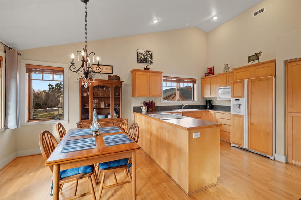 Condo, Multiple Beds, Balcony, Garden View (The Three Sisters) | Private kitchen | Fridge, microwave, oven, stovetop