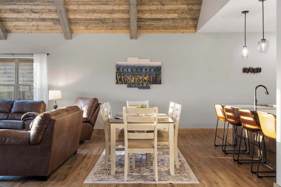 House, Multiple Beds, Fireplace, Mountain View (Two Pines) | Dining