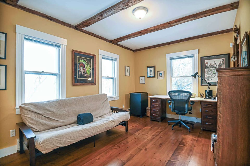 House, Multiple Beds, Hot Tub, Garden View (Maple Shadow Farm) | Interior