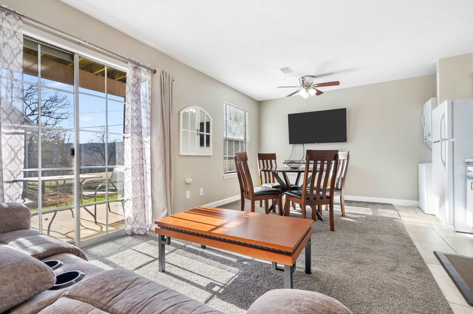 Condo, 1 Queen Bed, Patio, Garden View (Windsor Cottage) | Living area | 42-inch flat-screen TV with digital channels