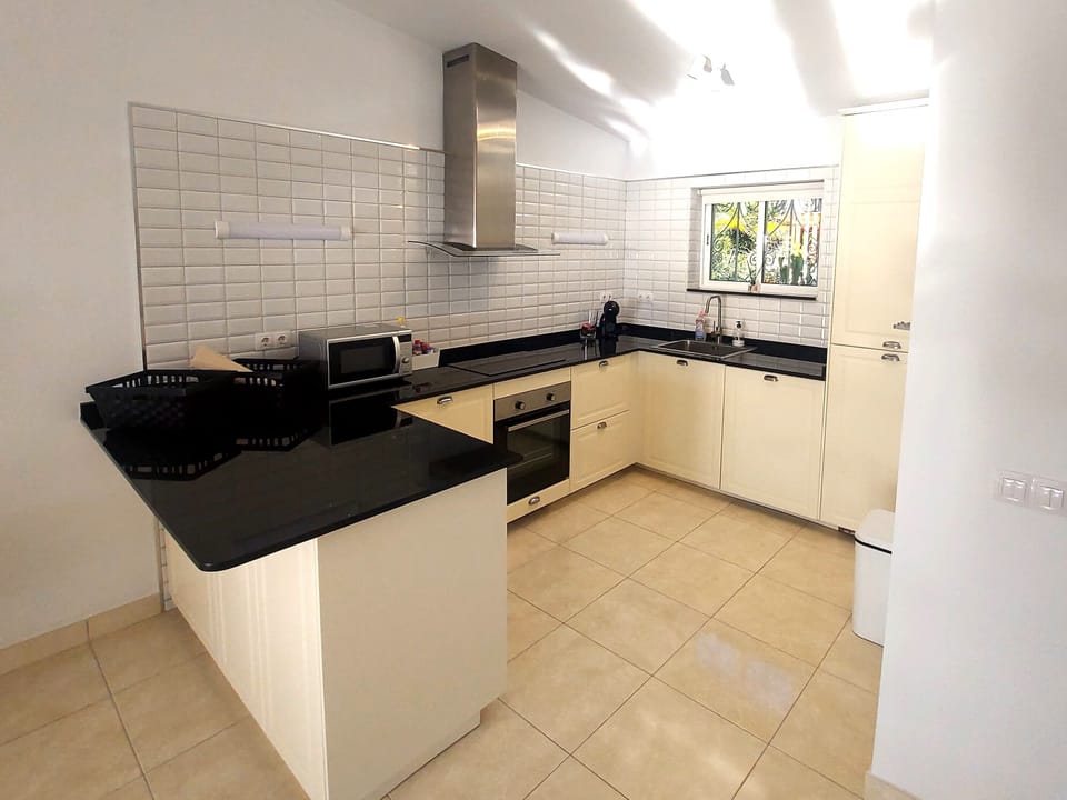 7fa40676-0256-4620-9c46-9bc822238d24