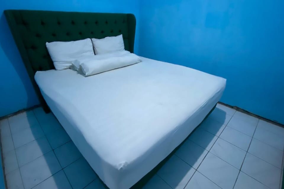 Standard Double Room | Free WiFi, bed sheets