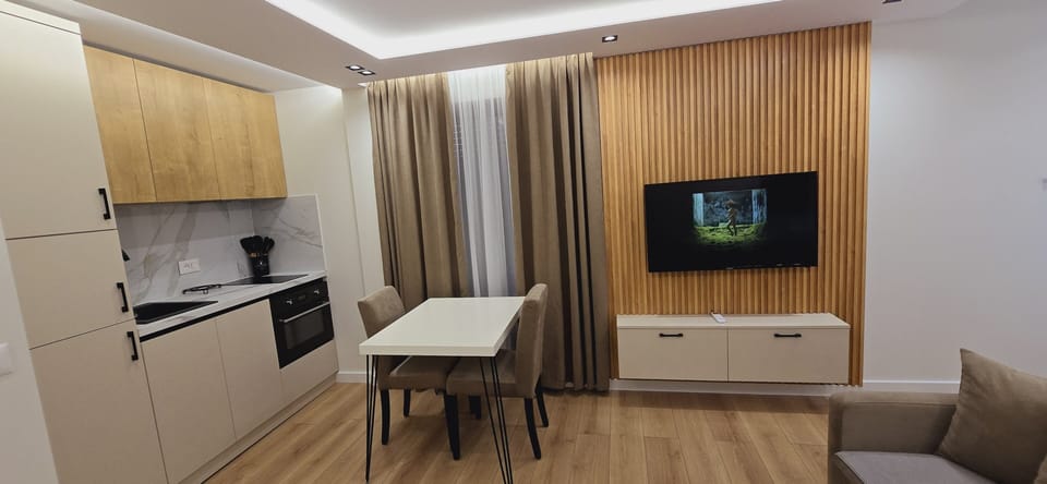 Deluxe Apartment | Private kitchen | Espresso maker