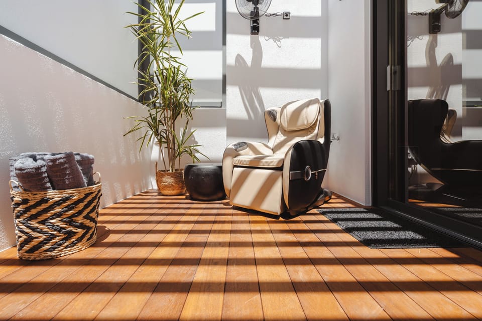 Hot stone massages, Swedish massages, sports massages, massages