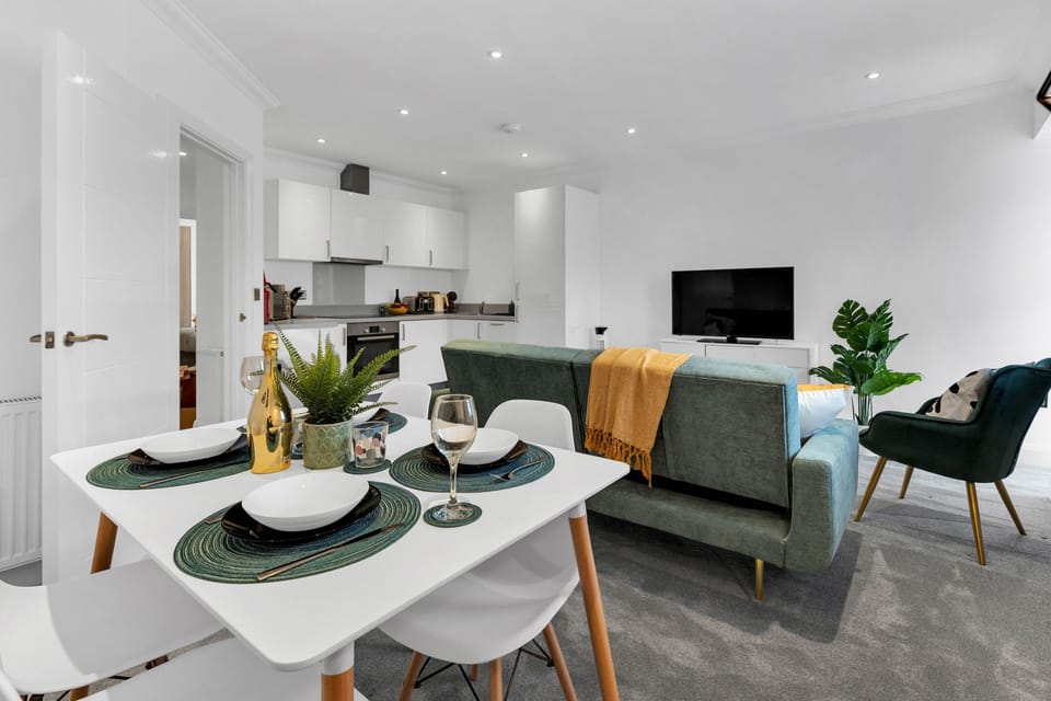 Apartment | Living area | TV