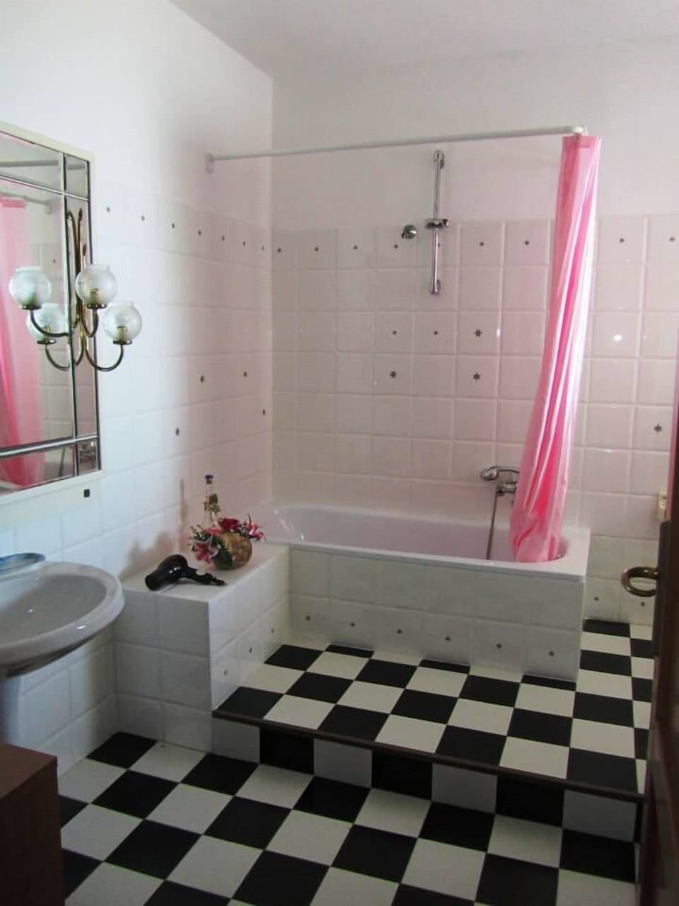 Basic Double or Twin Room | Bathroom | Free toiletries, hair dryer, bidet, soap