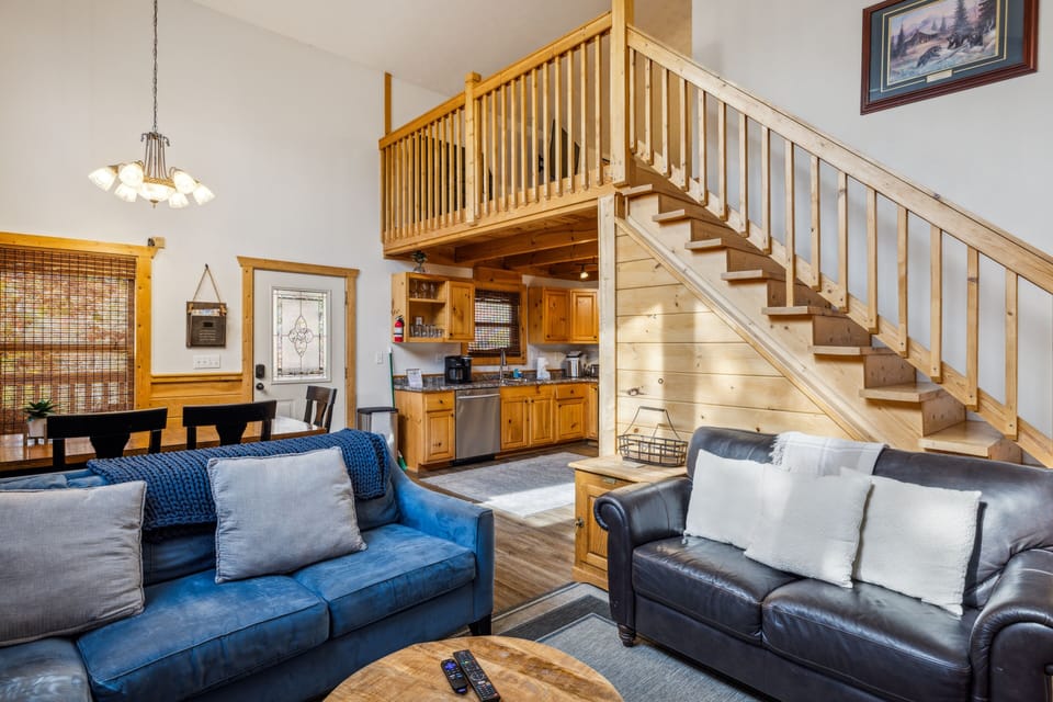 Cabin, 3 Bedrooms | Living area | Smart TV