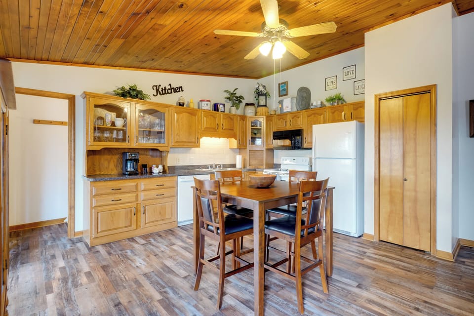 Cottage (2 Bedrooms) | Interior