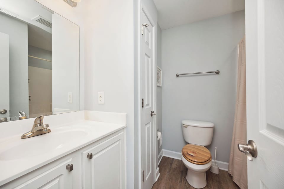 Master Bath #1 - North