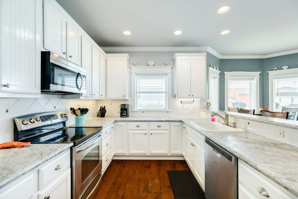Fully equipped kitchen with plenty of counter space