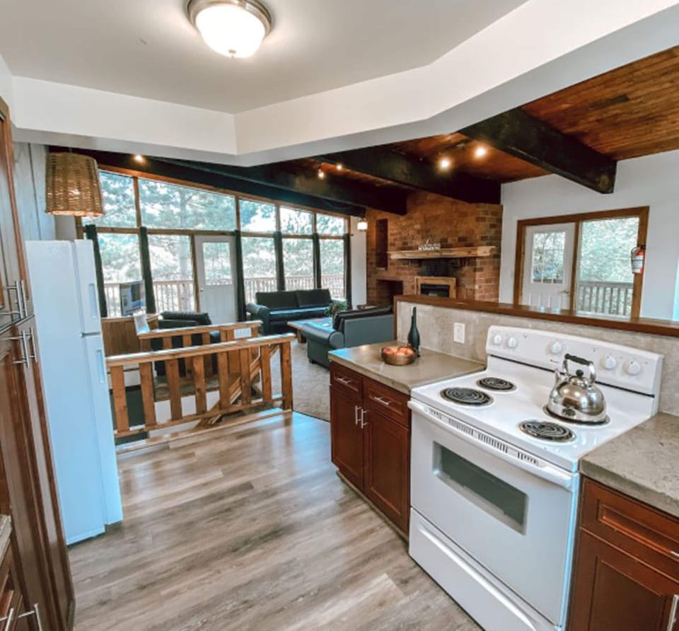 Classic Chalet, 6 Bedrooms, Hot Tub | 6 bedrooms, WiFi (free)