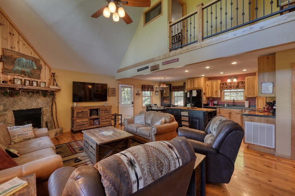 "What an amazing cabin! " -Heidi (June 2025)