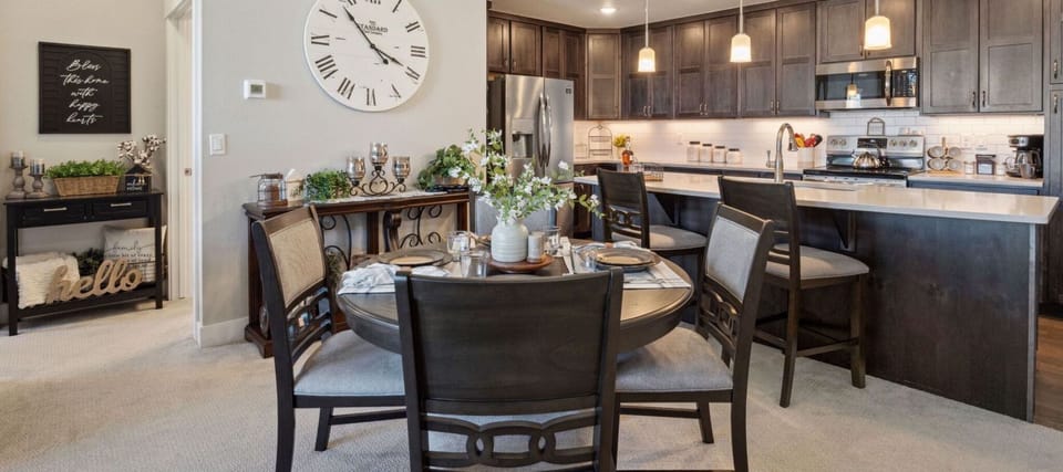 Apartment, 1 Queen Bed, Balcony (6582 Crystal Downs #205) | Dining