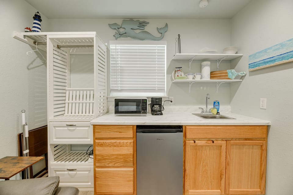 Kitchenette | Hot Plate | Coffee Maker | Cooking Basics
