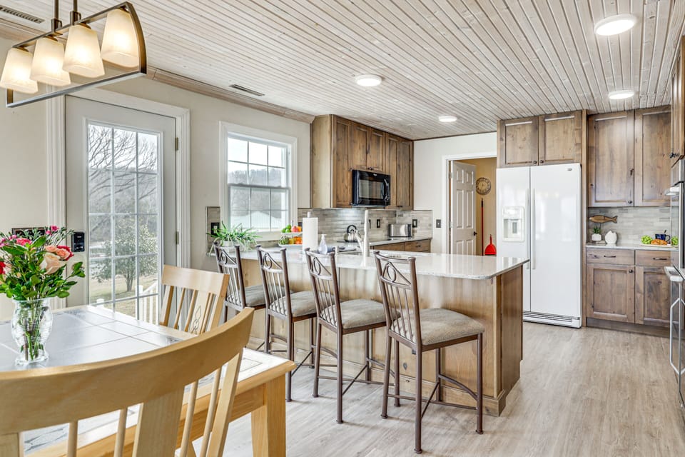 Kitchen | Double Wall Ovens | Coffee Makers | Dishwasher | 1st Floor